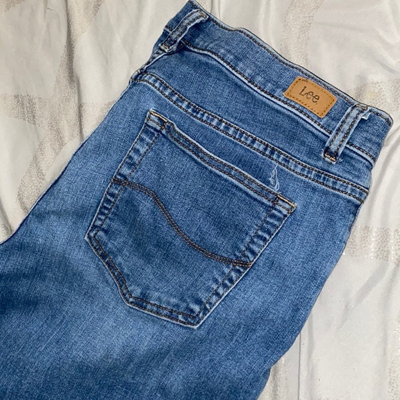 Cute jeans. Mid rise. - Picture 4 of 5